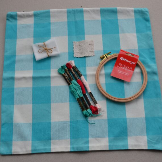 Kit Gift – Almofada Vichy azul