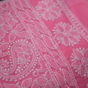  Bordado Chikankari – India